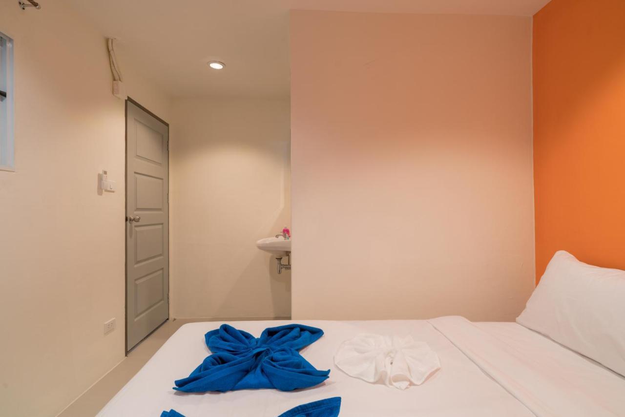 Hotel Grey Door Patong Esterno foto