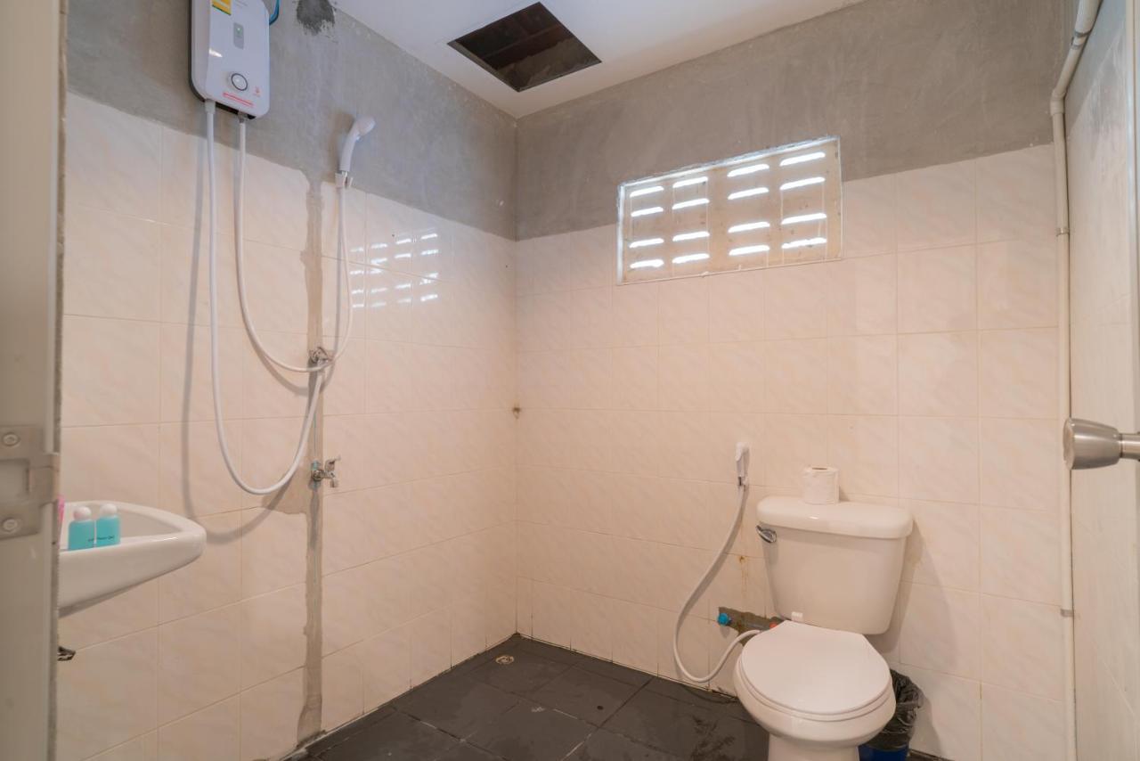 Hotel Grey Door Patong Esterno foto