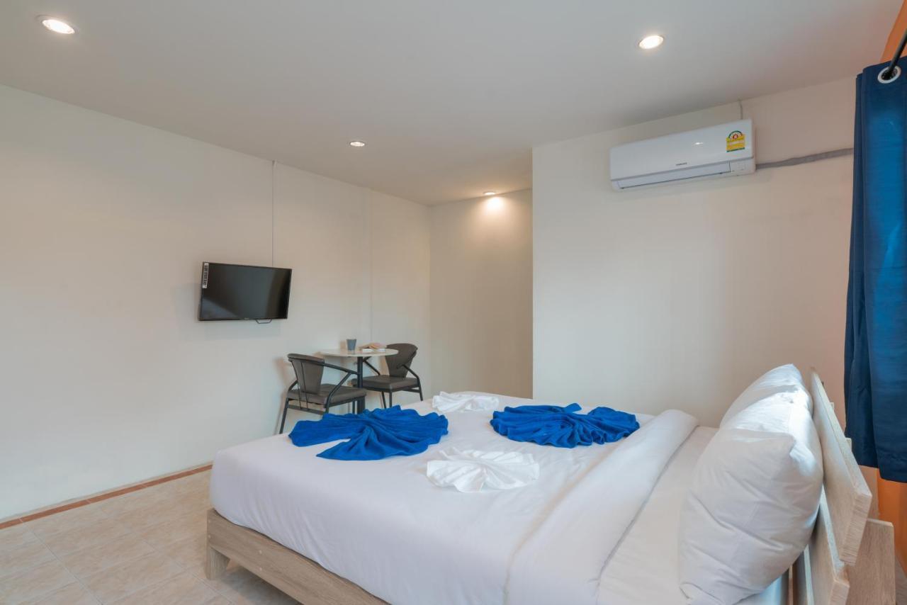 Hotel Grey Door Patong Esterno foto