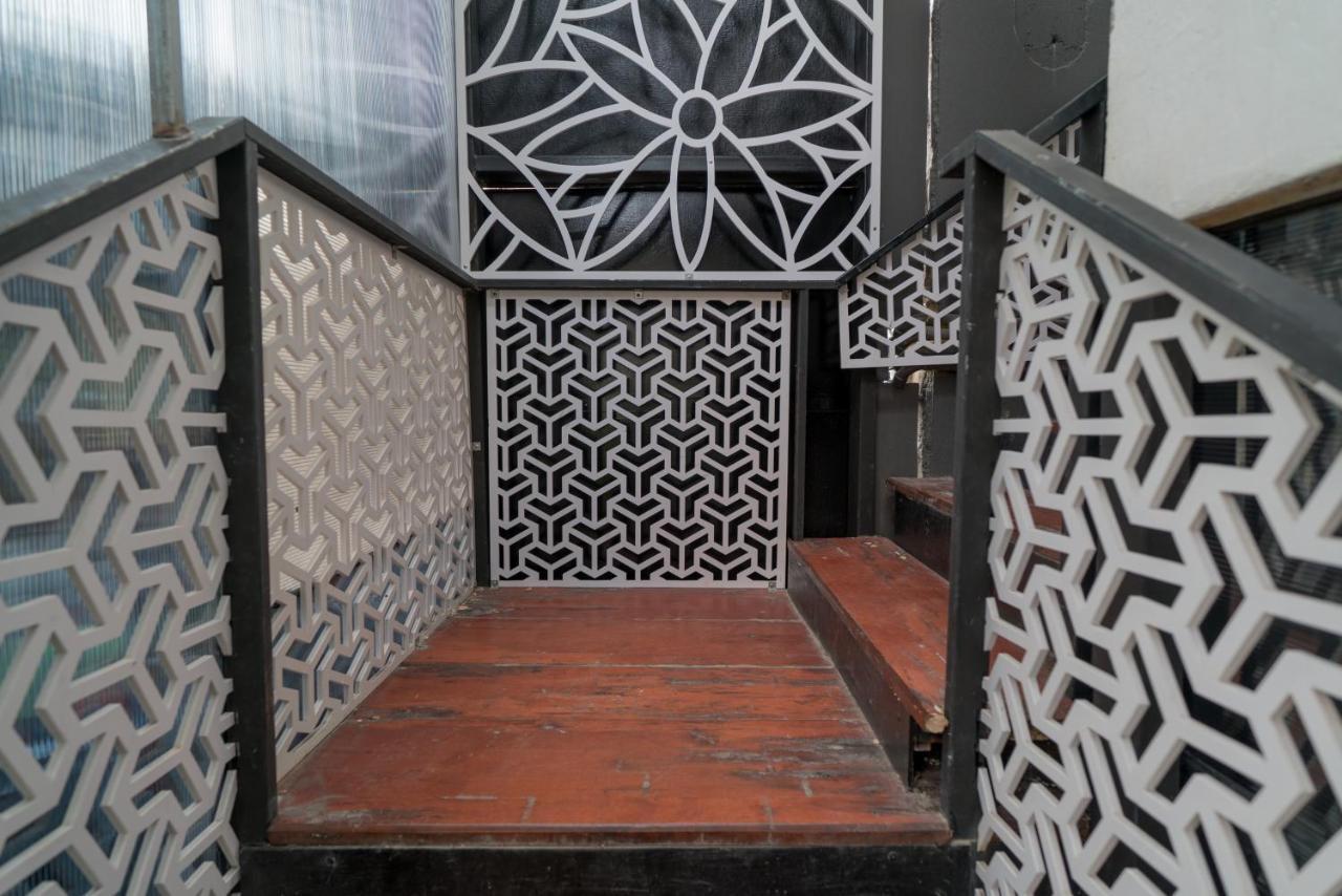 Hotel Grey Door Patong Esterno foto