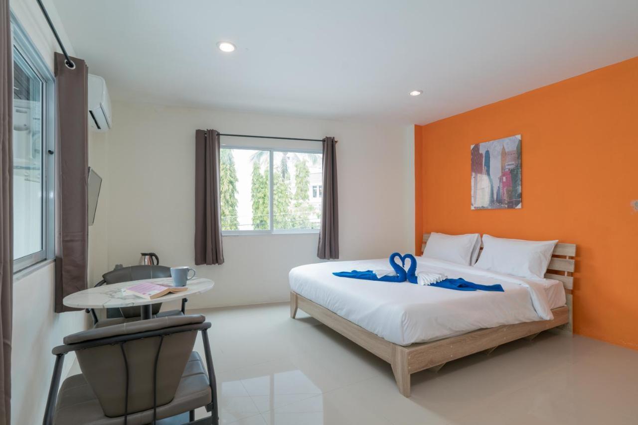Hotel Grey Door Patong Esterno foto