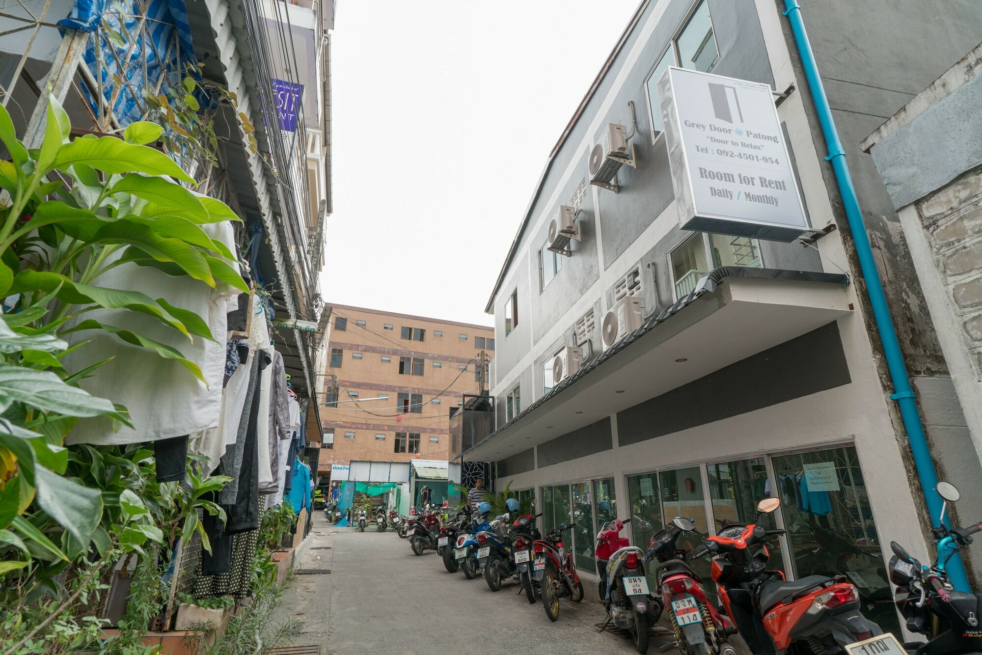 Hotel Grey Door Patong Esterno foto