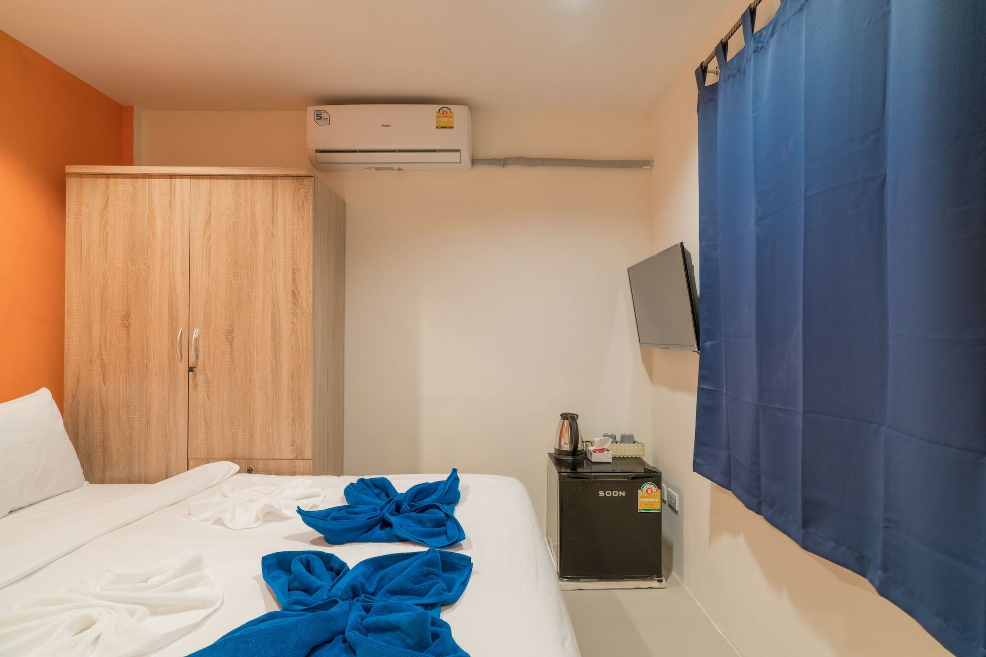 Hotel Grey Door Patong Esterno foto